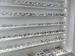 -美式眼镜·授权蔡司.依视路.尼康.豪雅.明月(南翔印象城店)