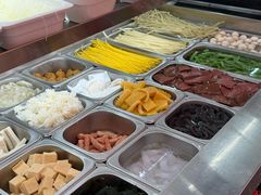 -小蛮椒麻辣烫·麻辣拌(青浦宝龙店)