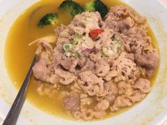 黄汁酸汤浸肥牛-港丽餐厅(高德置地店)