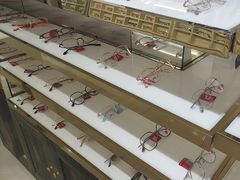 -诺柯视眼镜-蔡司依视路官方工厂店(淞南一店)