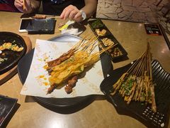 -何师烧烤·香辣蟹·川菜·30年老品牌(太古里旗舰店)
