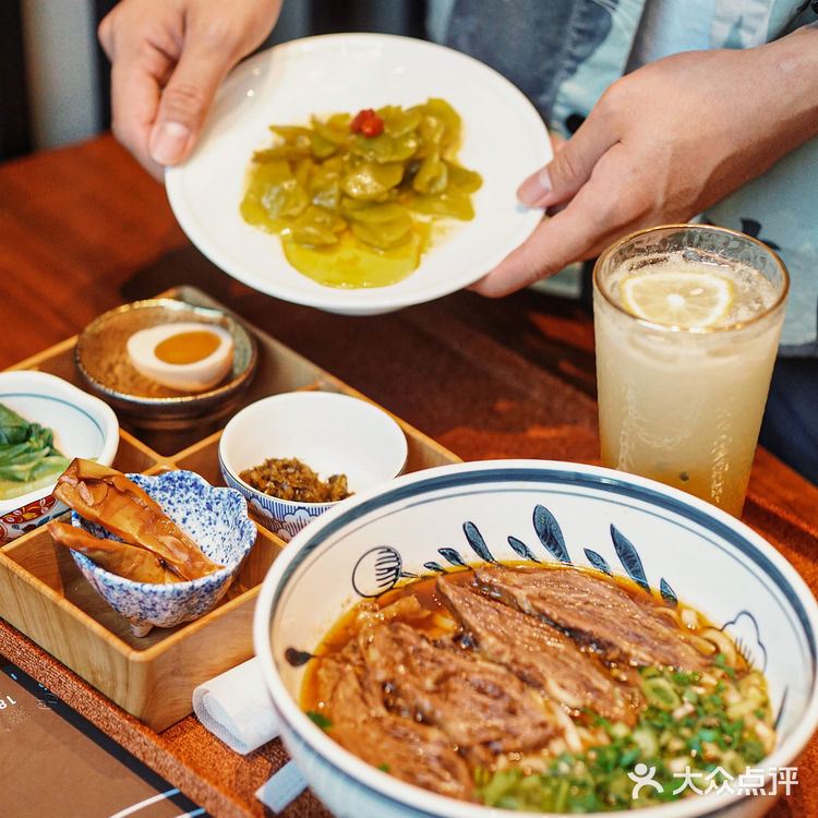 神仙牛肉面，料超足！！