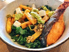 煎三文鱼牛油果色拉-Wagas沃歌斯(五道口购物中心店)