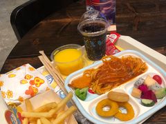 -蓝精灵乐园·世茂精灵之城主题乐园