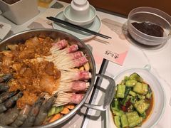 -黄记煌三汁焖锅(新佳丽江汉路店)