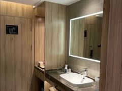 -杭州西湖湖滨银泰亚朵酒店