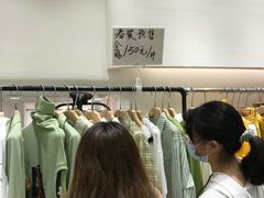 -广州白马服装市场