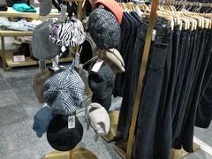 -URBAN REVIVO(济南世茂广场店)