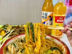 -嘎嘎香·大茶缸麻辣烫