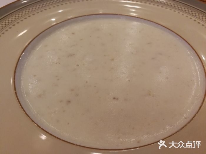莫斯科餐厅奶油松茸蘑菇汤图片