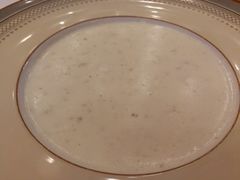 奶油松茸蘑菇汤-莫斯科餐厅