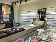 -宏宇眼镜蔡司依视路折扣店(兆佳眼镜城店)