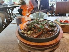 -蜜桃餐厅·伴山(湖滨商业街店)