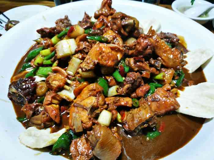 山沟沟炒鸡大排档长沙路店