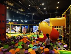 -蹦蹦跳跳(新奥购物中心店)