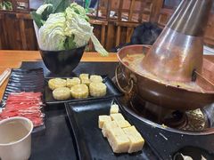 -果松木炭酸菜铜火锅·外婆参鸡汤