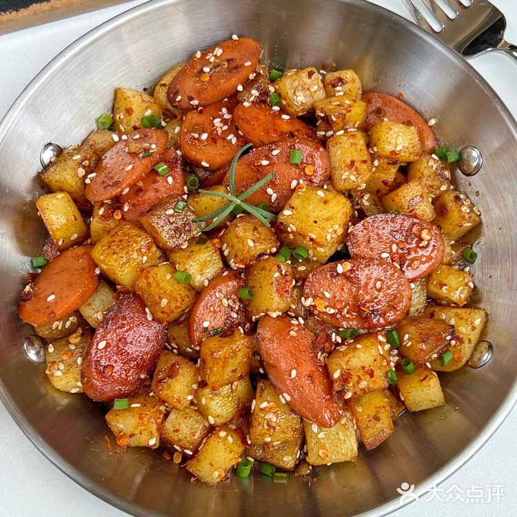 比烧烤还好吃！做法简单！孜然火腿土豆丁！