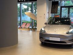 -TESLA 特斯拉(上海太古汇体验店)