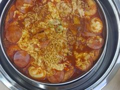 -三清洞摩西韩式年糕火锅(威高广场店)