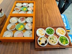 -良米山·云南野生菌过桥米线(上海首店)