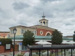 -塞拉瓦莱名品奥特莱斯