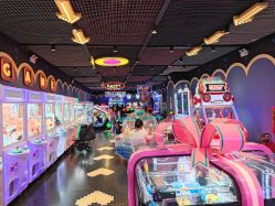 -MELAND CLUB•花园城堡主题亲子乐园•派对•餐厅(广州乐峰广场旗舰店)