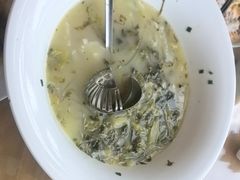 -严记小天府酸菜鱼(西四路店)