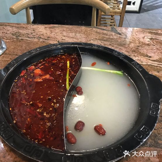 顽皮牛小郡肝串串香火锅(泉秀店)