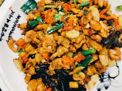-湖南人家湘菜馆(镇江路店)
