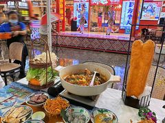 -刘姐啤酒鱼民族演艺餐厅(西街总店)