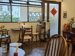 -Café Monson