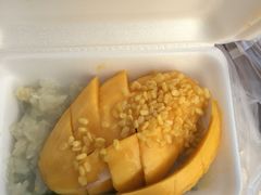 -芒果糯米饭摊子