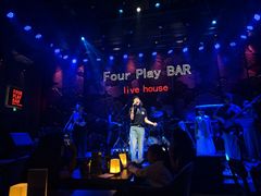 -FOUR PLAY BAR