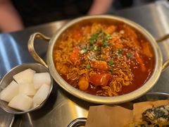 锅炒芝士年糕-富乐满韩国正宗炸鸡韩国料理(虹泉路店)