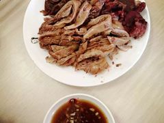 -闫家驴肉老店(华电一校店)