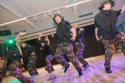 -CASTER跳舞俱乐部