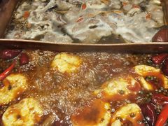 -老牌坊云南鱼豆花火锅(爱建店)