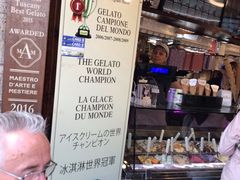 -Gelateria Dondoli