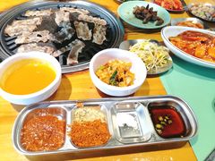 -唯成•韩国炭火烤肉 유성고기