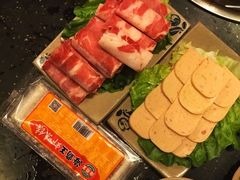 -茅草房·河畔园林火锅
