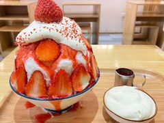 草莓生乳冰-怪物的冰与火(天虹商场中山路店)