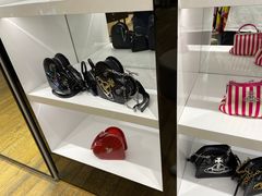-Vivienne Westwood(上海来福士广场店)