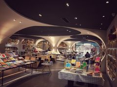 -钟书阁(珍园店)