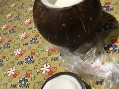 -志龙皇冠吃货椰子铺
