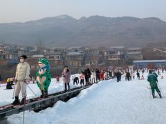 -济南卧虎山滑雪场