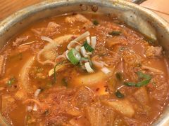 招牌猪颈肉辣白菜锅-金北顺大锅家(신사본점)