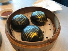 招牌流沙包-豫园万丽酒店-万丽轩中餐厅(河南南路店)