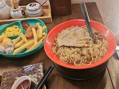 -一豚轩·烧鸟·豚骨拉面(五四路店)