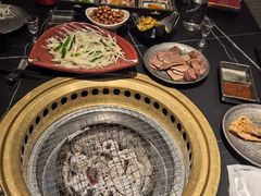 -山川小町·极番烧肉(新地假日广场店)