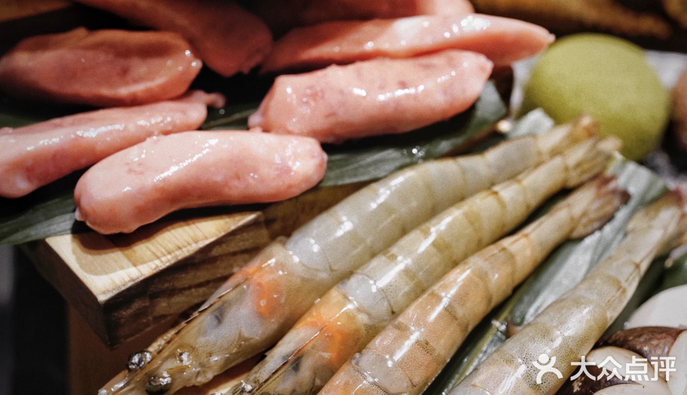 聚十三的烤肉十三梯上新啦！藤椒大鸡腿，简直性价比之王[胜利]